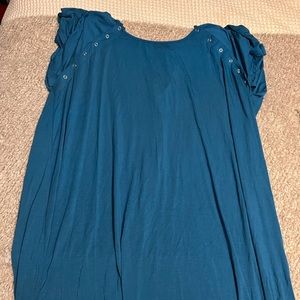 Three little tots, Labor and delivery gown. Very oversized and never worn.